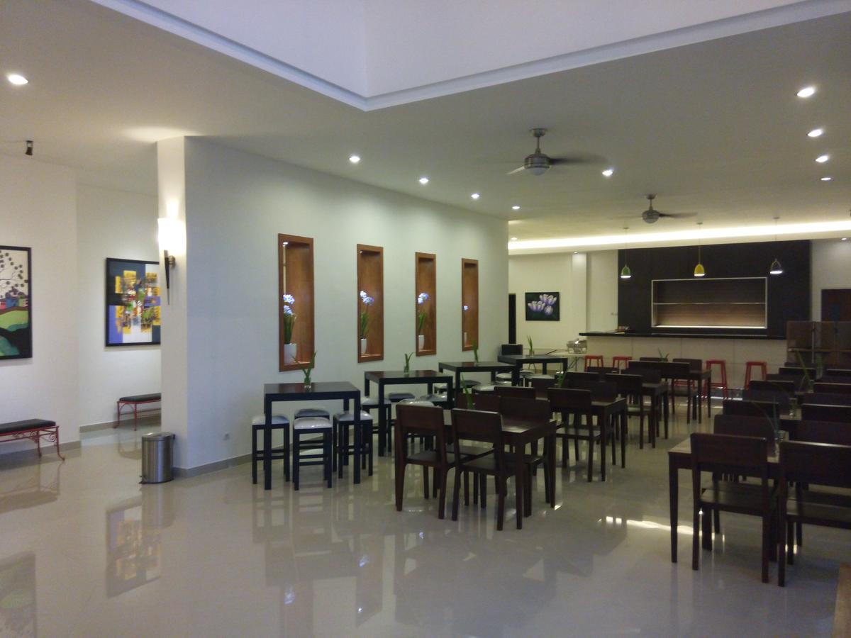Hotel Transit Pasuruan Exterior foto