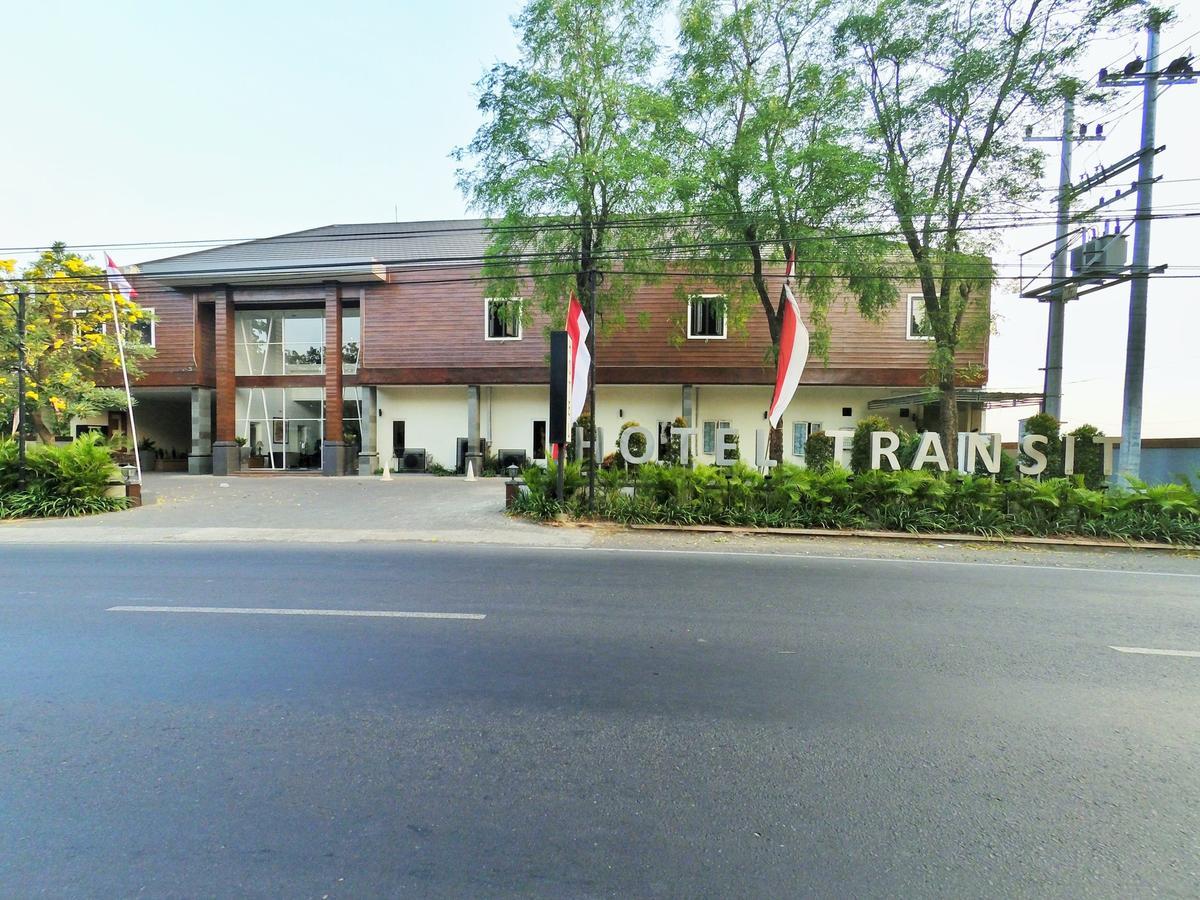 Hotel Transit Pasuruan Exterior foto